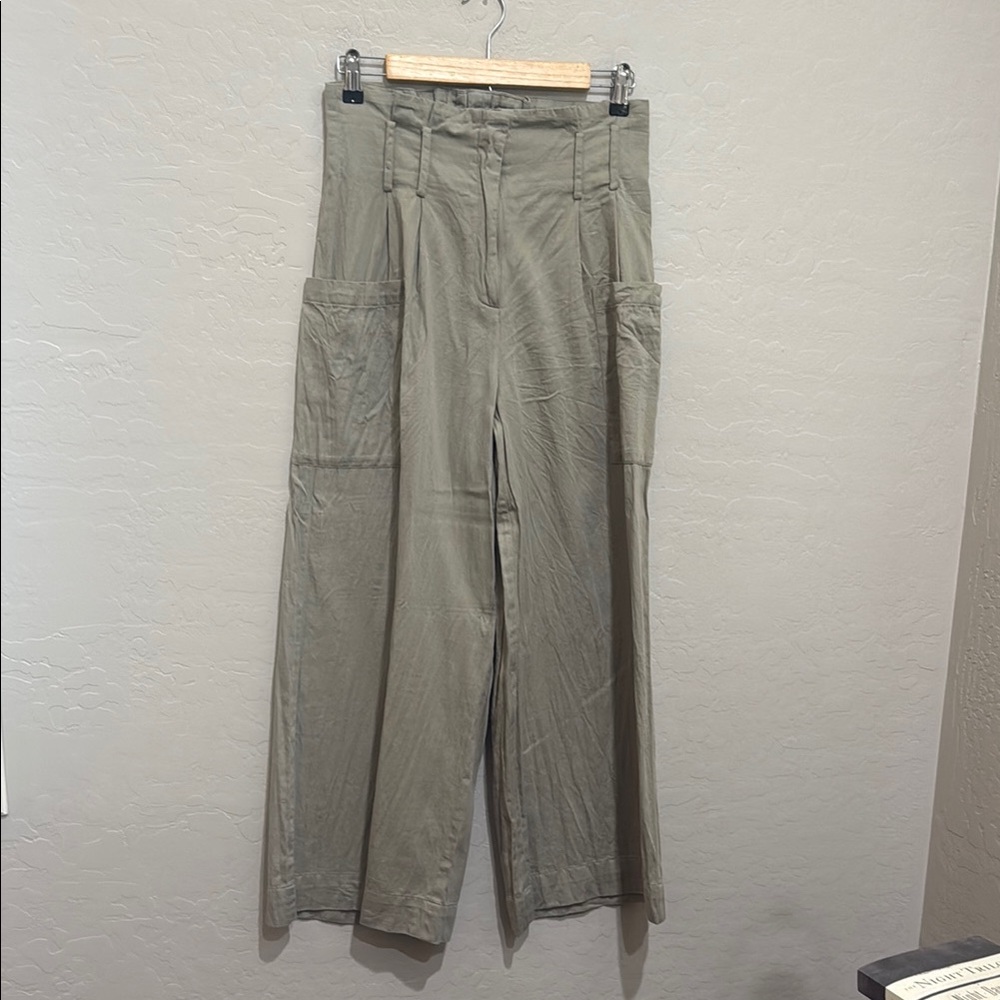 Laude the Label Wide Leg Utility Pants in Light Olive, Small